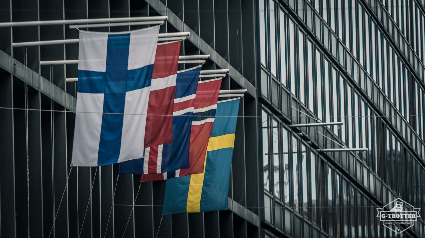 Flaggenparade in Helsinki.