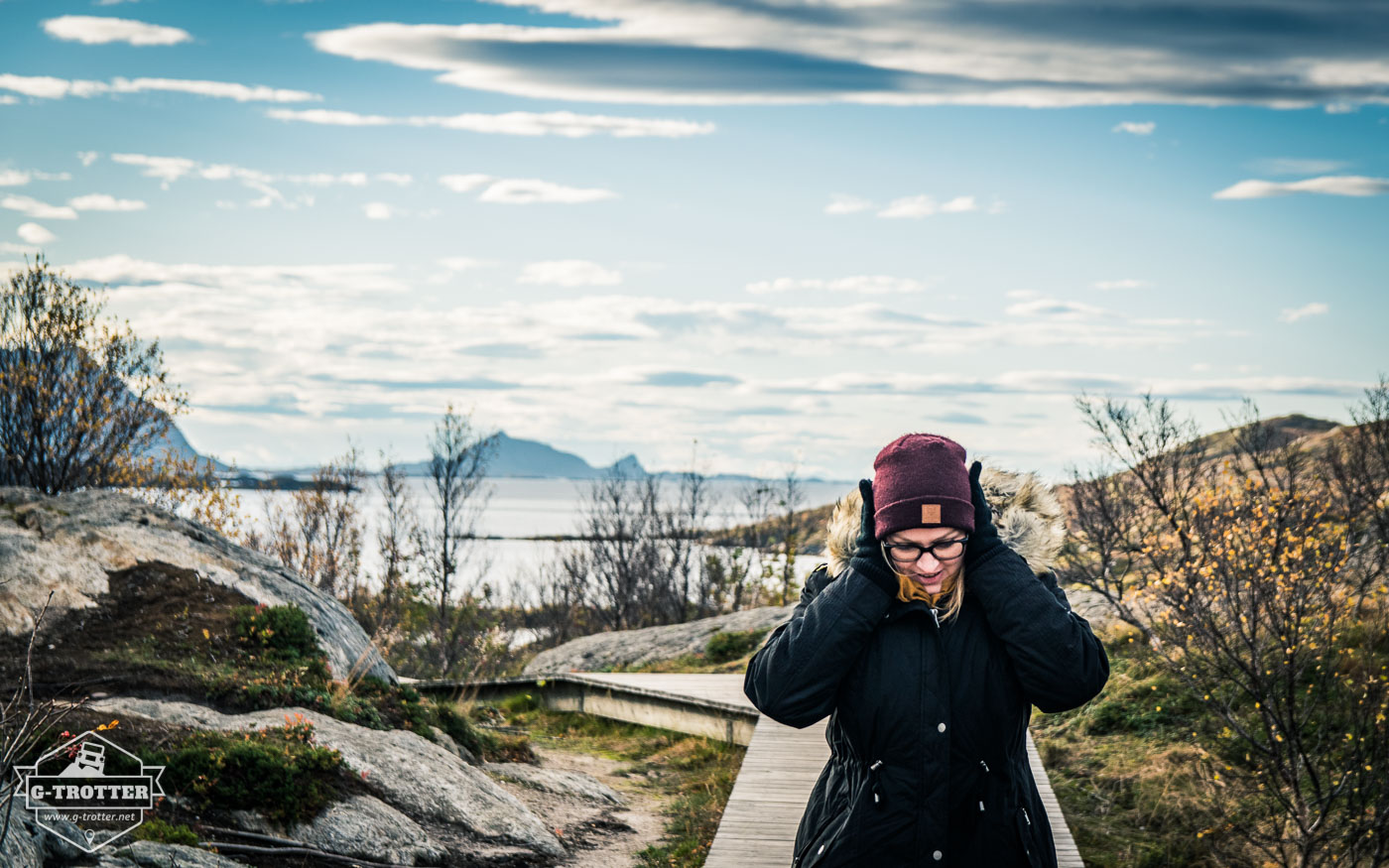 Die Sonne schien zwar, aber ein heftiger Wind wehte auf den Lofoten. 