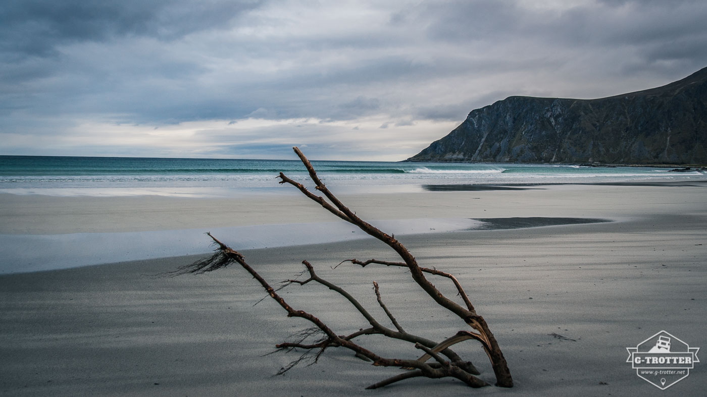 Der Strand von Flakstad auf den Lofoten. 