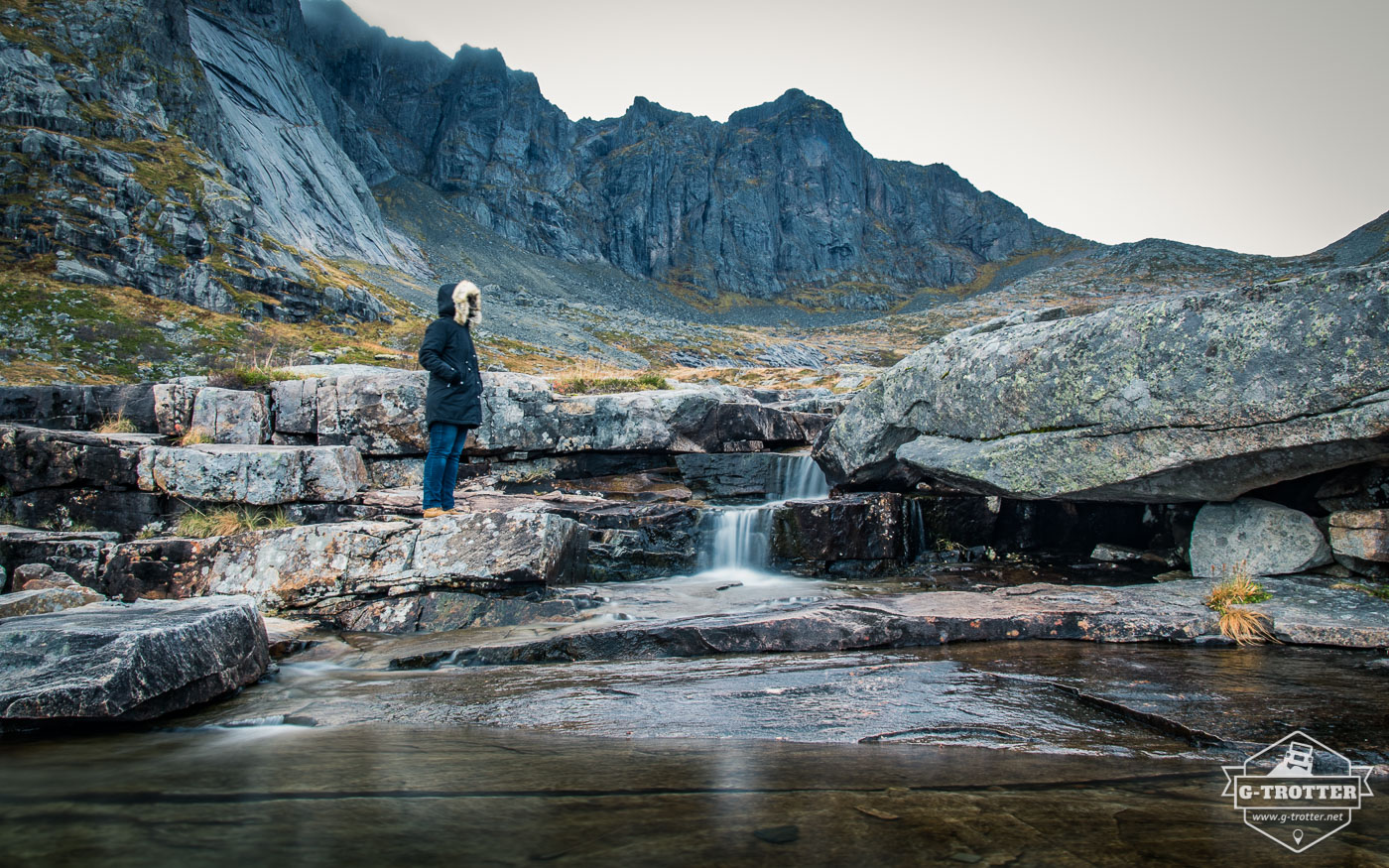 Wasserfälle gibt es auf den Lofoten im Überfluss. 