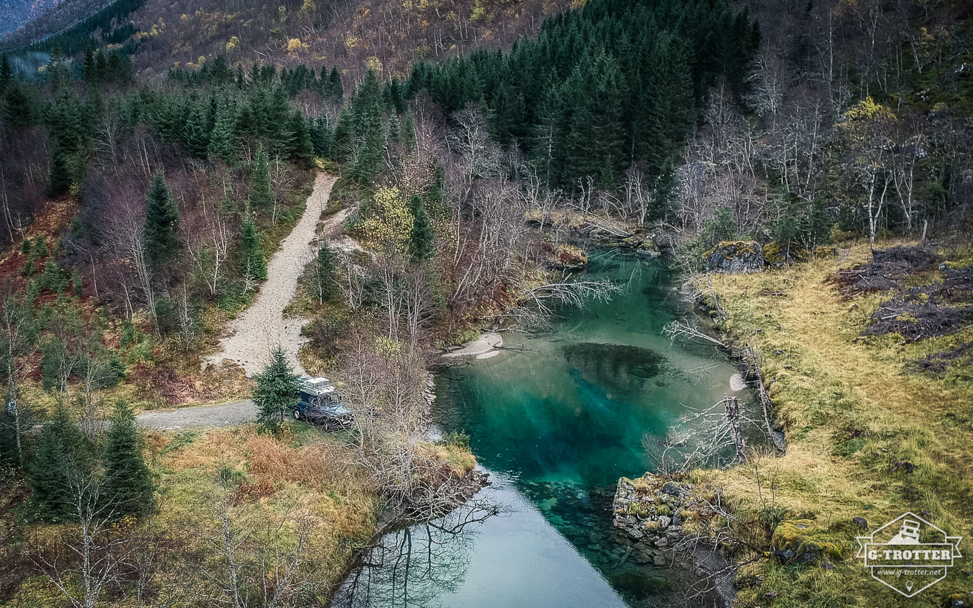 Unser Übernachtungsplatz am Fuße der Trollstigen an einem smaragdgrünen Fluss. 