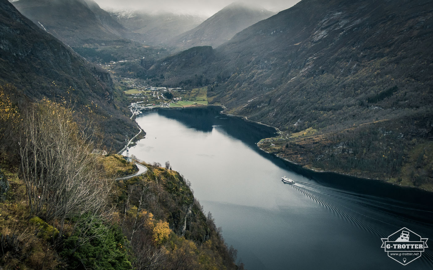 Am Ende des Fjords liegt der kleine Ort Geiranger. 