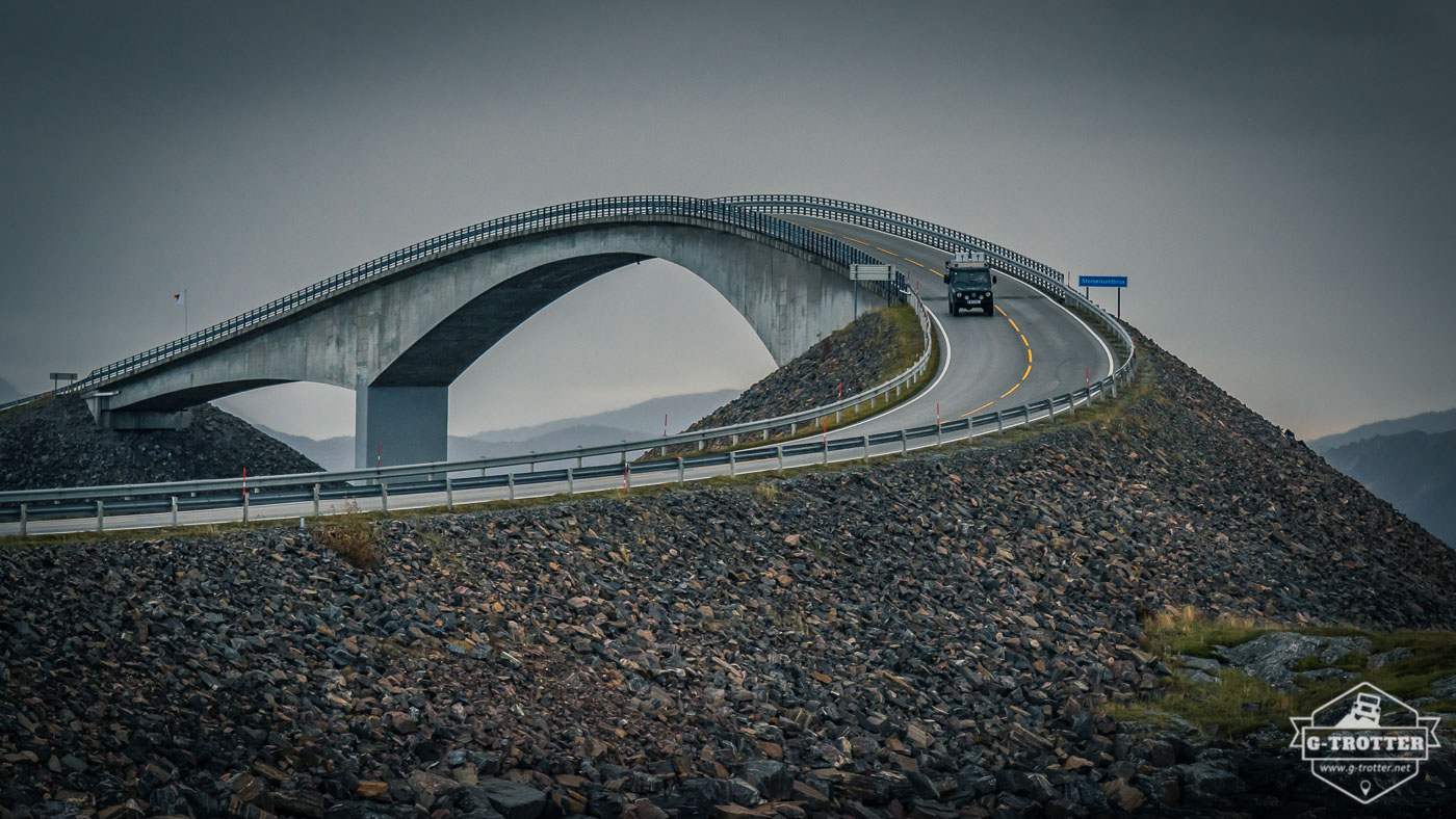 Beeindruckende Brücke auf der Atlantikstraße.