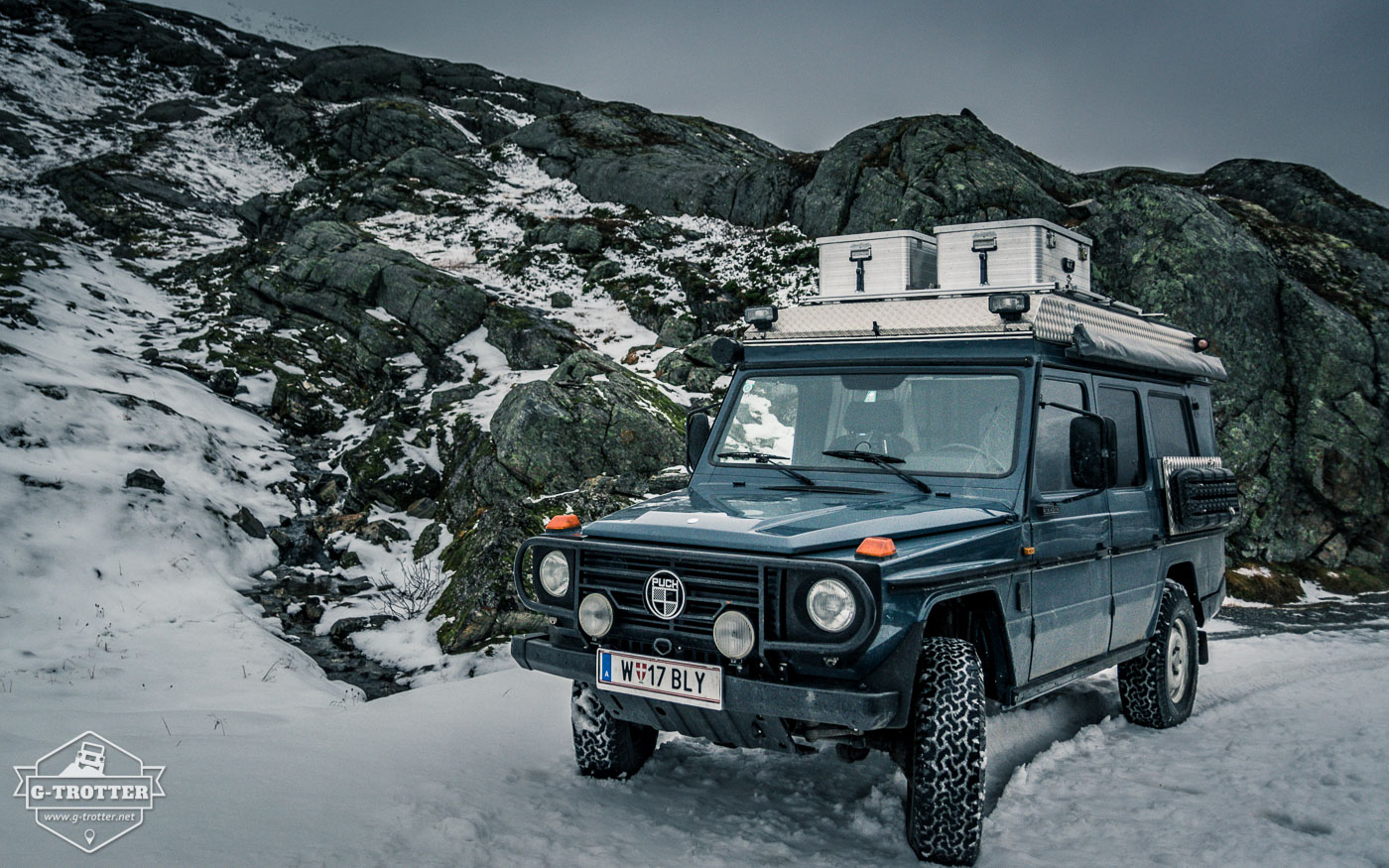 Bei der Überquerung eines Passes sehen wir das erste und einzige Mal Schnee in Norwegen. 