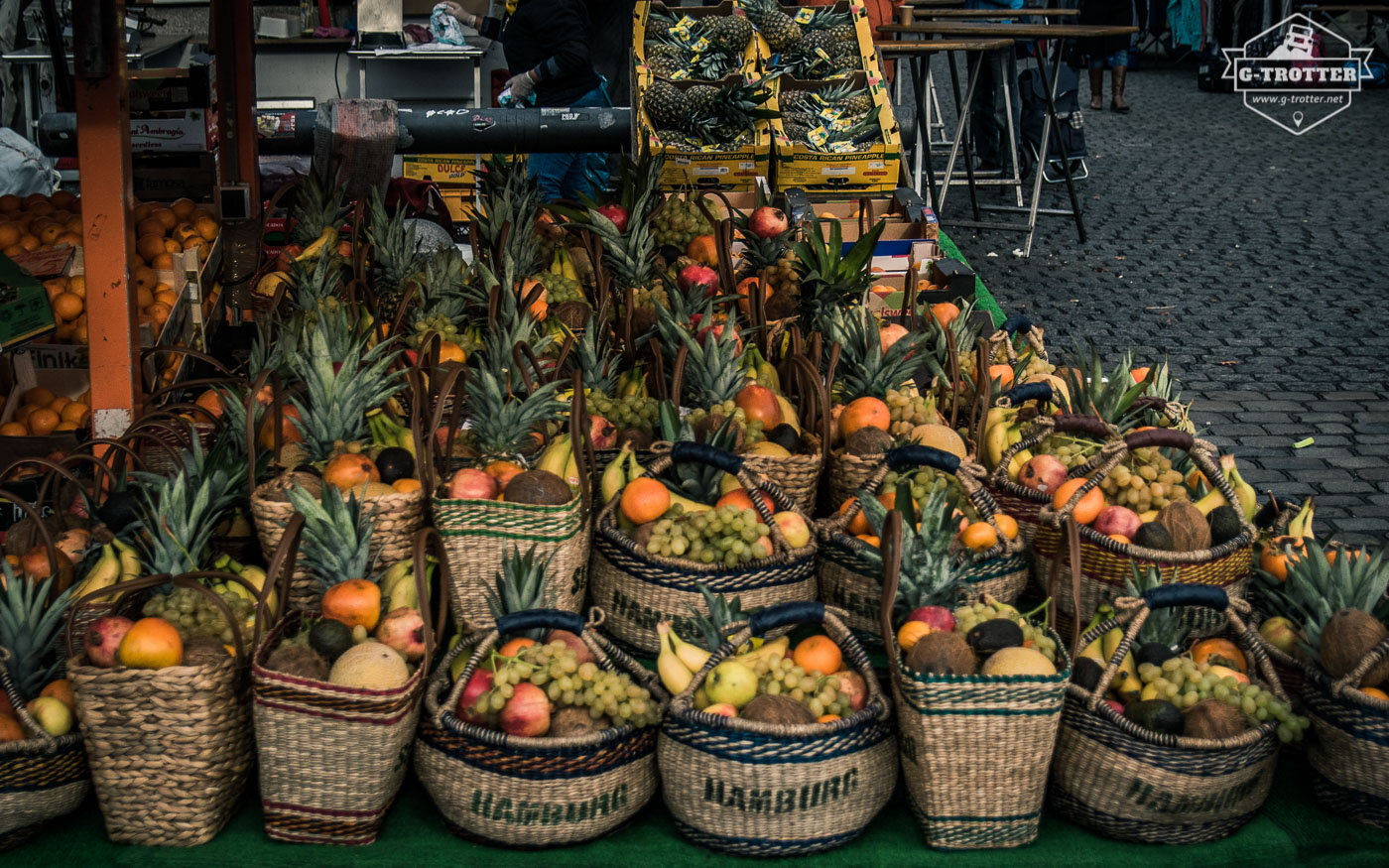 Not only fish is sold on the fish market in Hamburg.