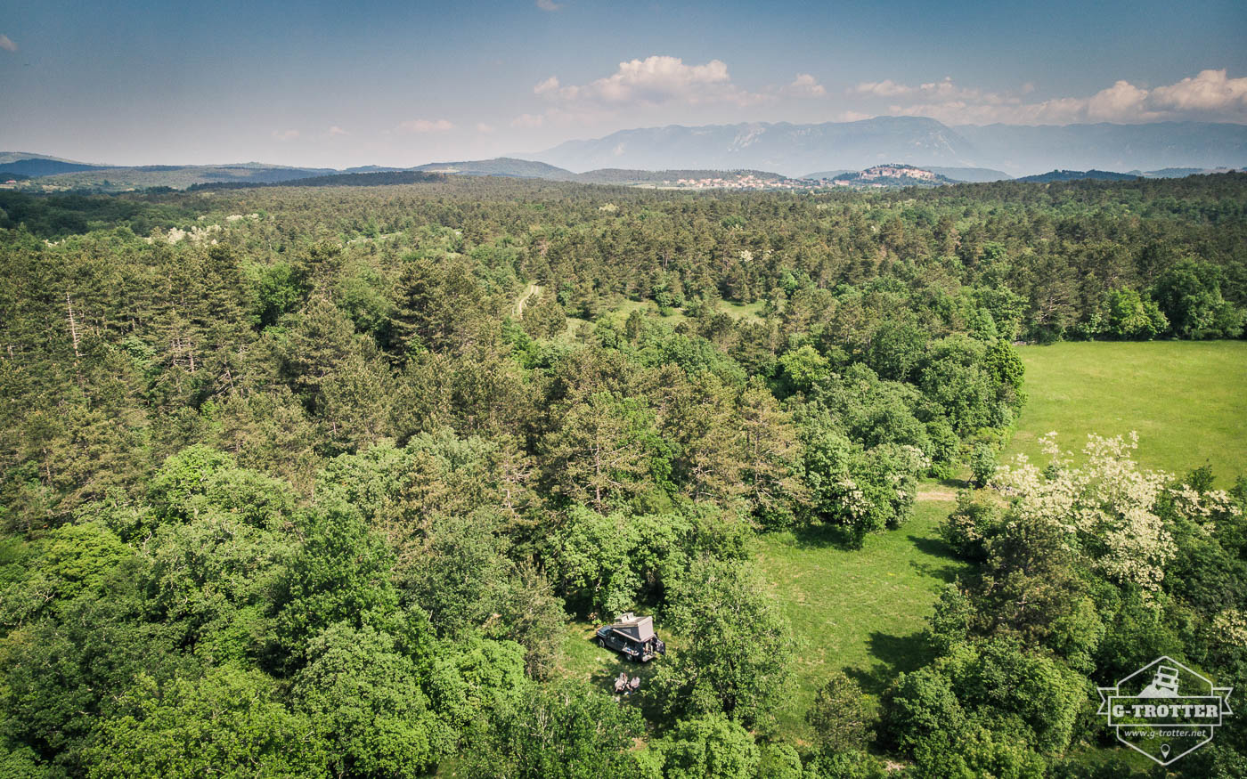 Thanks to the drone, you can get an impression on what is around you - just green as far as the  eye can reach.