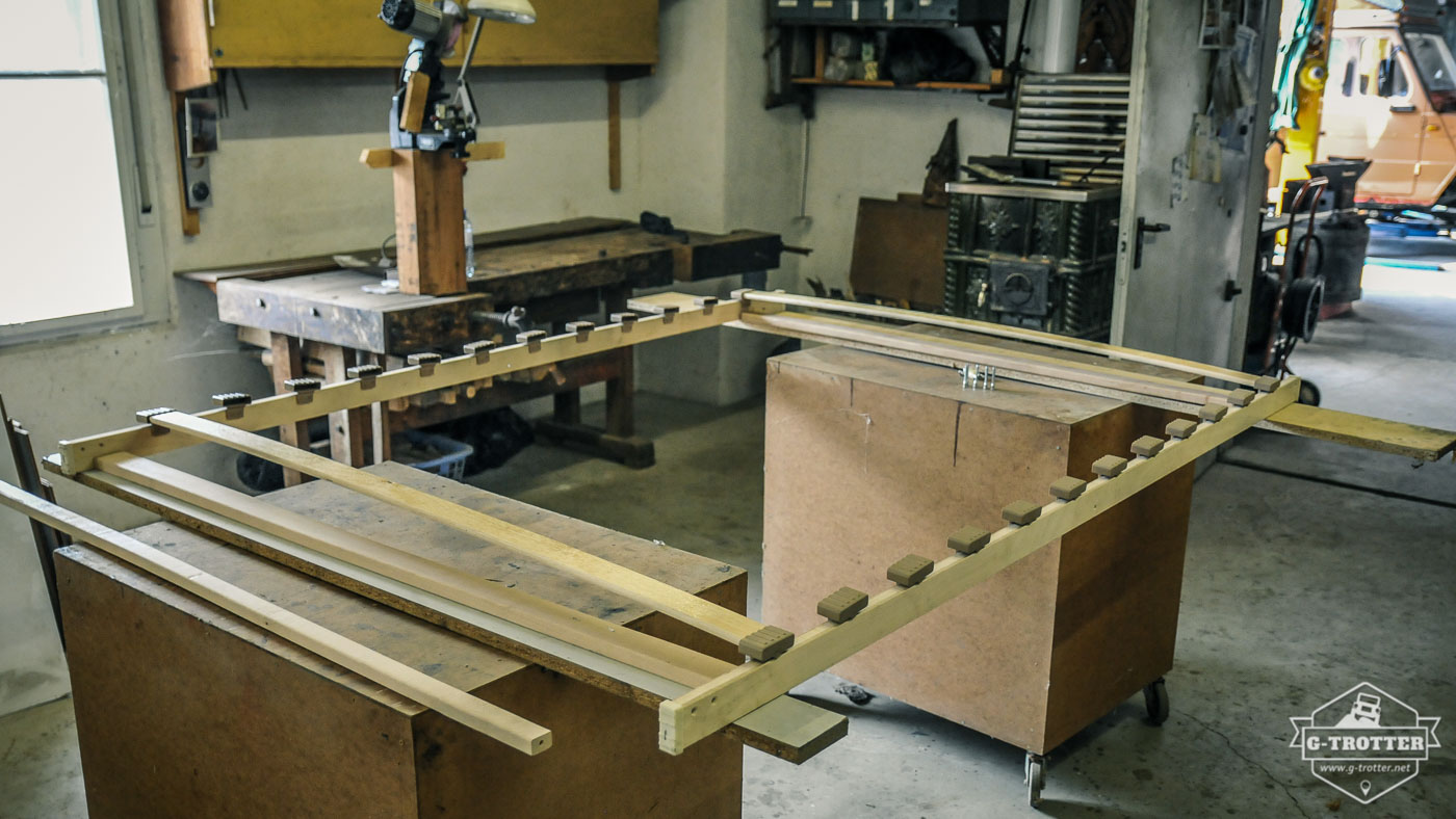 The second-hand slatted frame had to be trimmed to 130 cm width. 