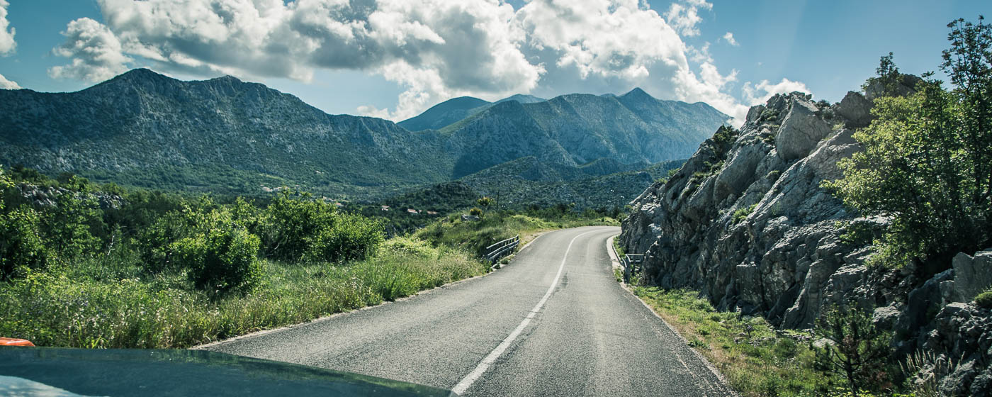 Auf der Adriastraße entlang der kroatischen Küste